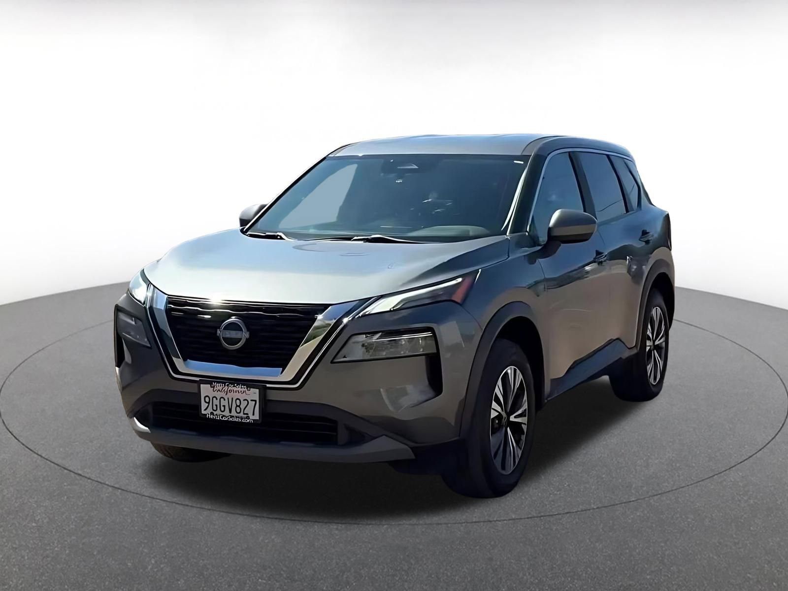 Used 2023 Nissan Rogue SV image 4