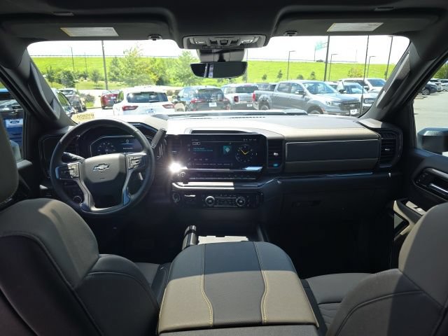 Used 2025 Chevrolet Silverado 2500 ZR2 w/ Technology Package AWD/4WD image 14