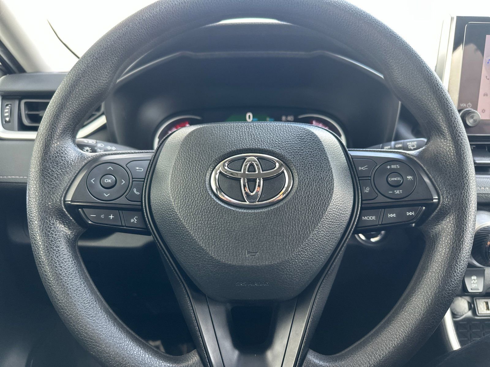 Used 2024 Toyota RAV4 XLE FWD image 21