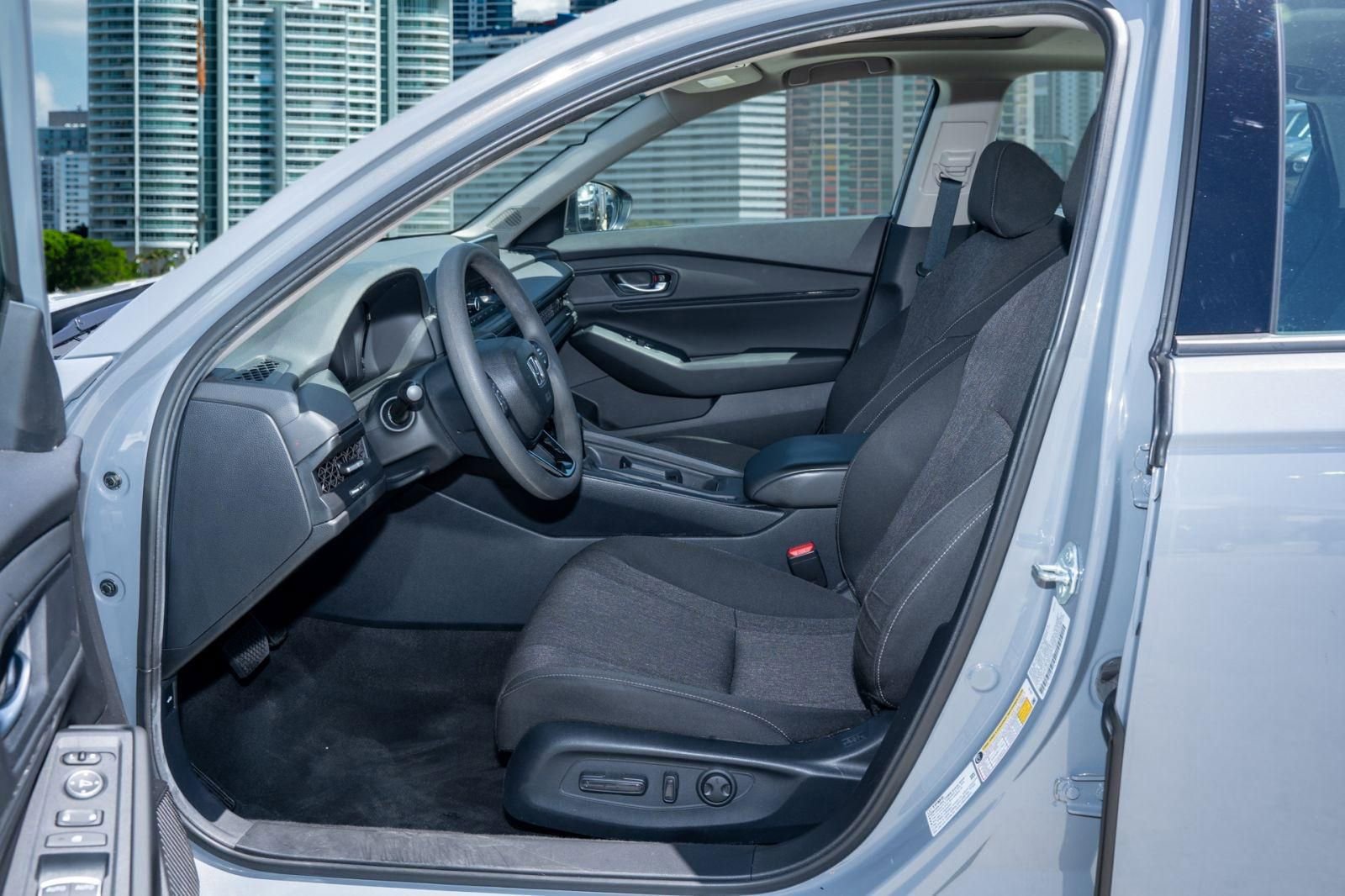 Certified 2025 Honda Accord SE image 17