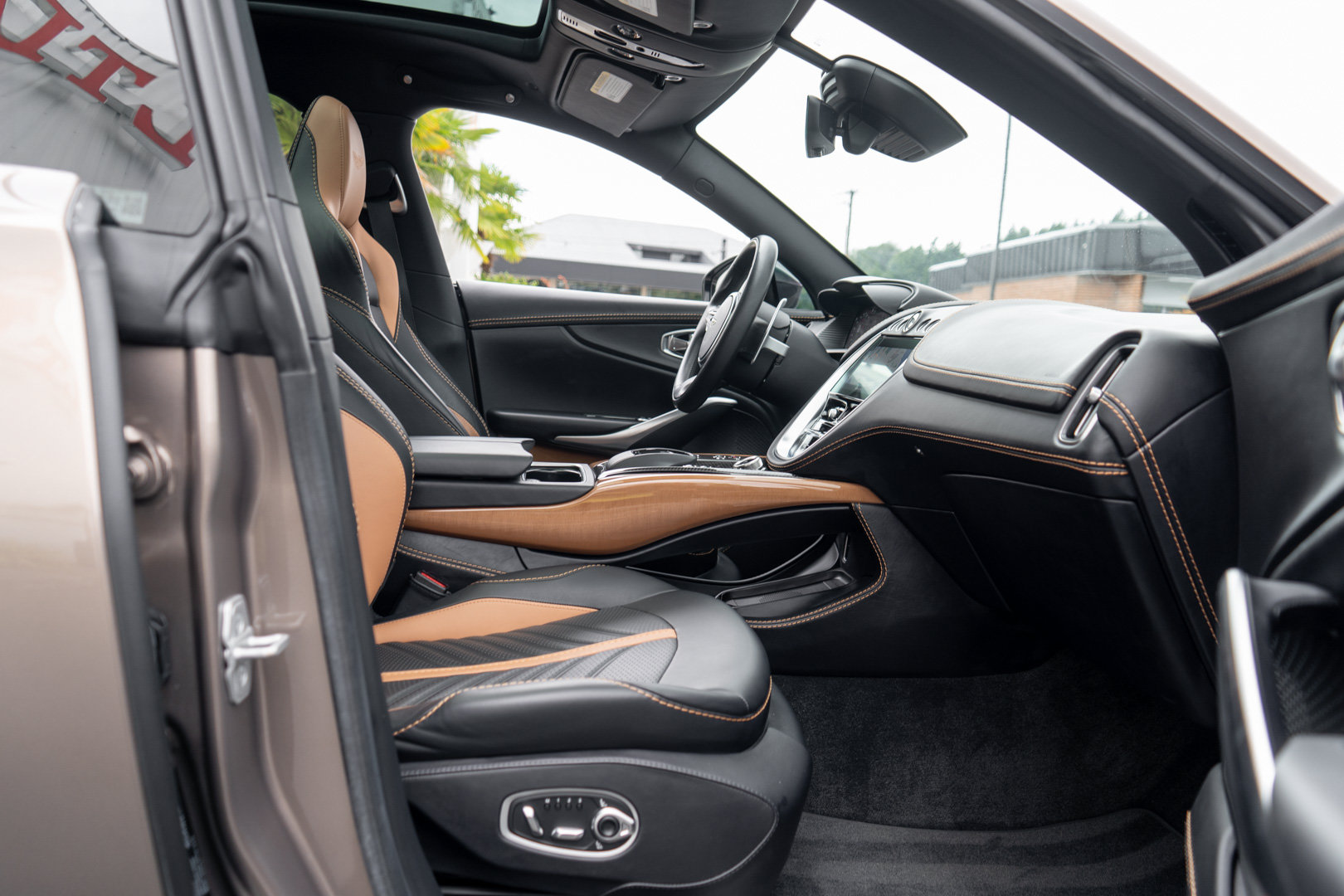Used 2023 Aston Martin DBX 707 AWD/4WD image 29