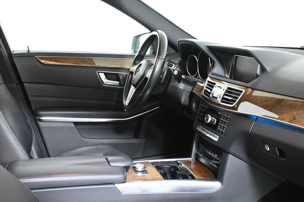 Used 2014 Mercedes-Benz E 350 4MATIC Sedan image 32