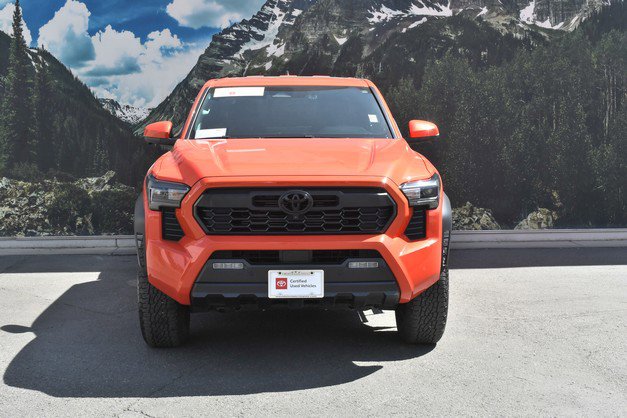 Certified 2024 Toyota Tacoma TRD Off-Road w/ TRD Off Road Premium Package image 5