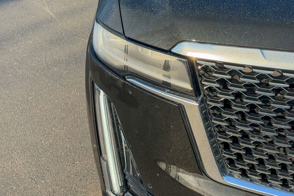 Used 2023 Cadillac Escalade Premium Luxury image 5