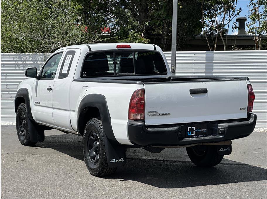 Used 2015 Toyota Tacoma 4x4 Access Cab V6 w/ Convenience Package image 12