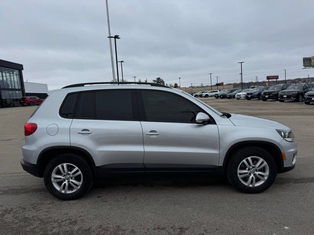 Used 2017 Volkswagen Tiguan S image 33