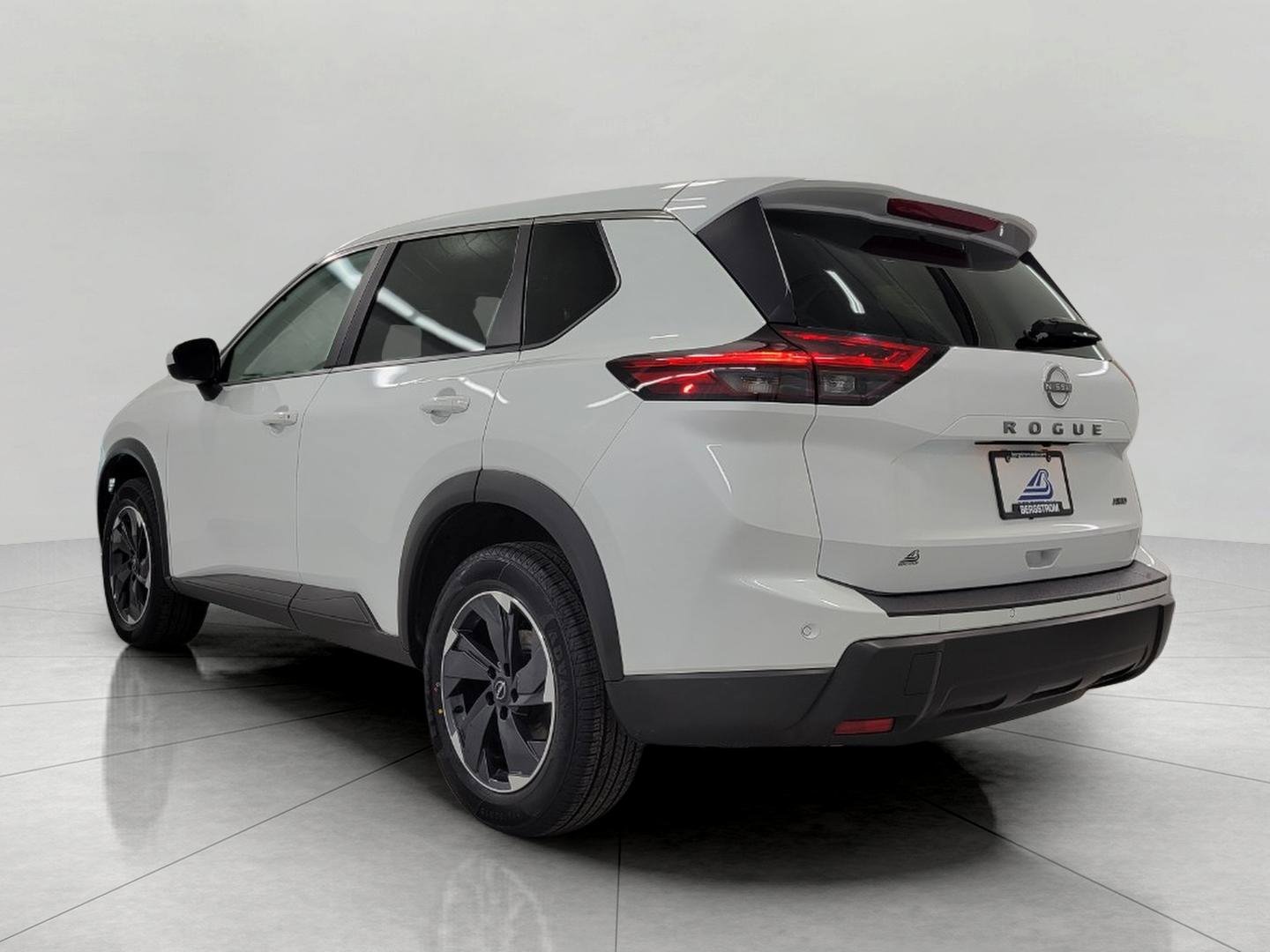 Used 2025 Nissan Rogue SV image 19