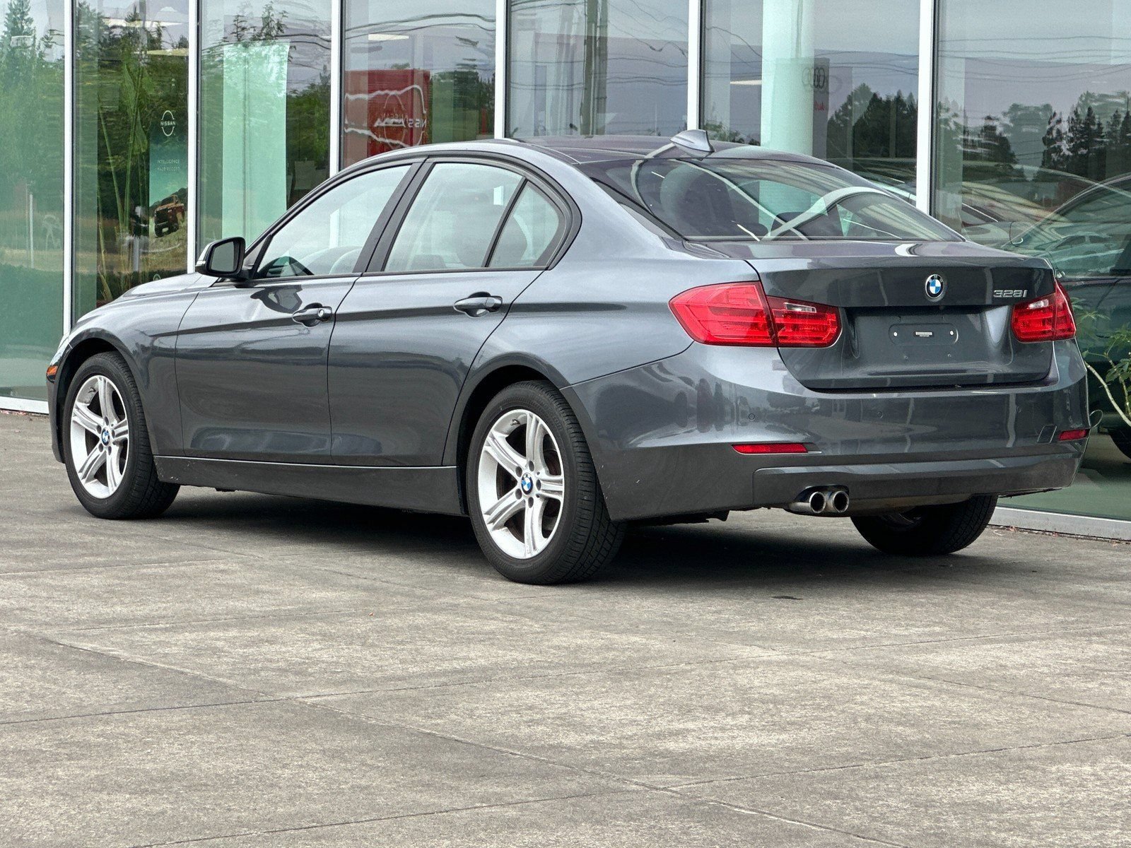 Used 2015 BMW 328i Sedan RWD image 5