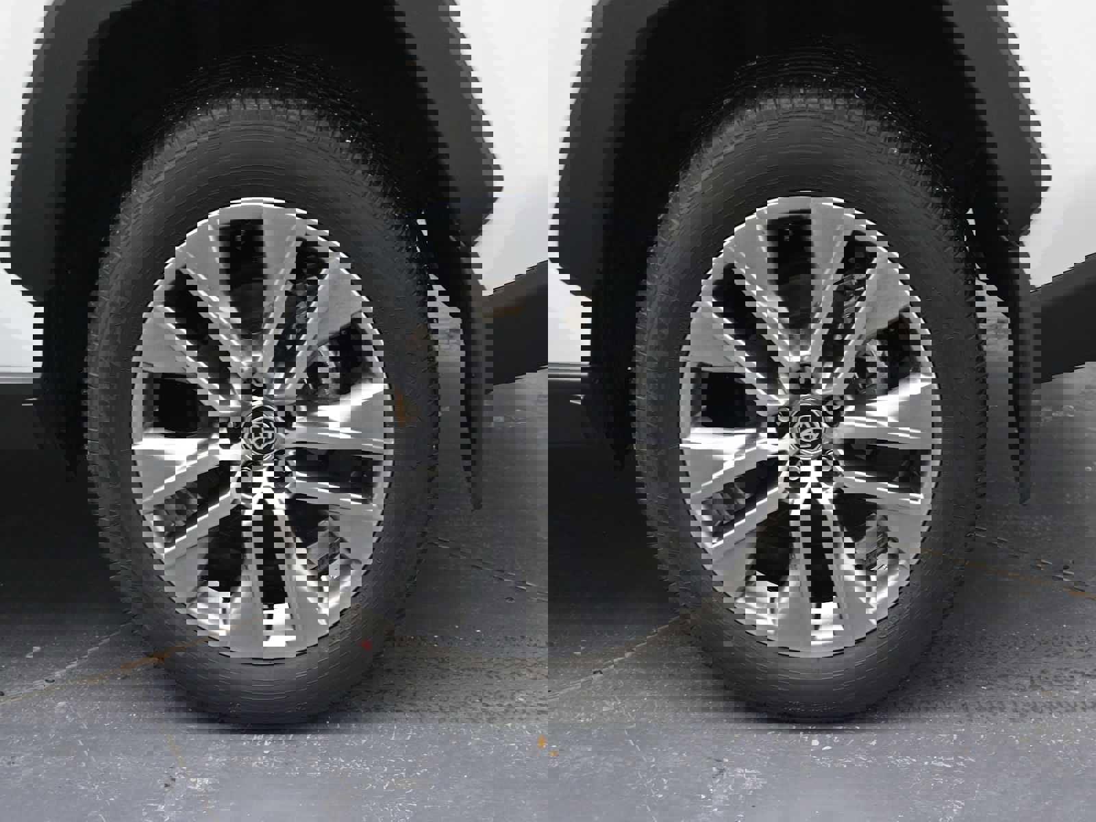 Used 2023 Toyota RAV4 Limited image 5