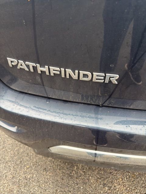 Used 2015 Nissan Pathfinder S image 4