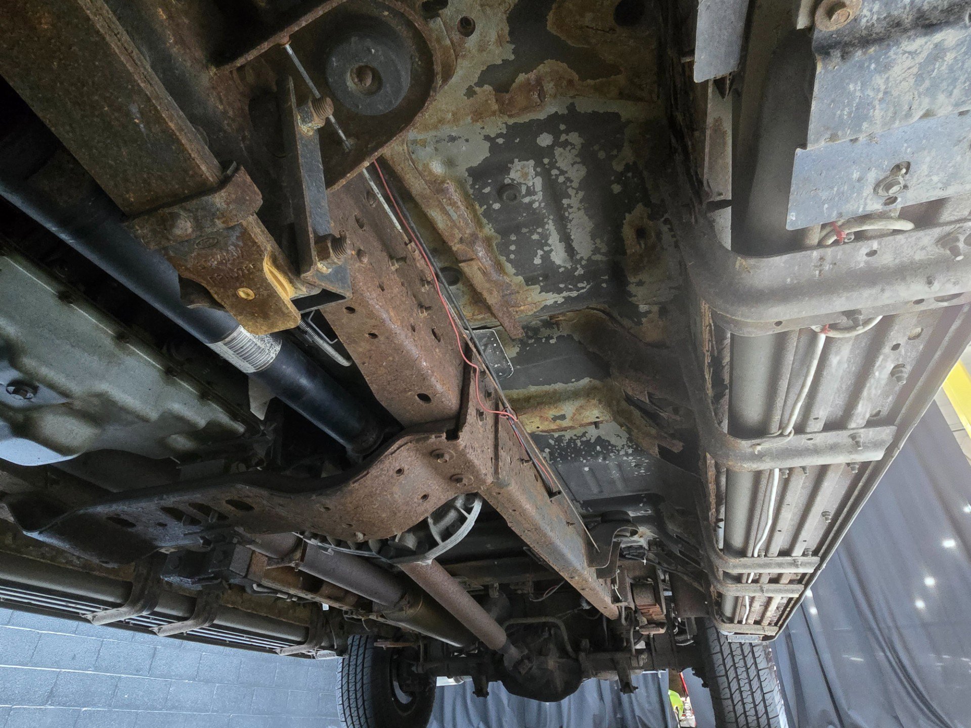 Used 2005 Ford Excursion Limited image 40