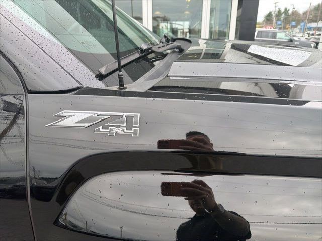 Used 2018 GMC Sierra 1500 SLT AWD/4WD image 3