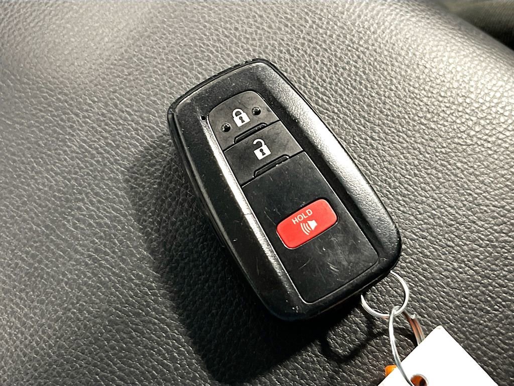 Used 2024 Toyota RAV4 XLE image 33