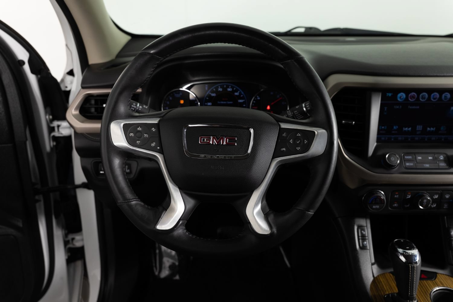 Used 2017 GMC Acadia Denali w/ Technology Package FWD image 33