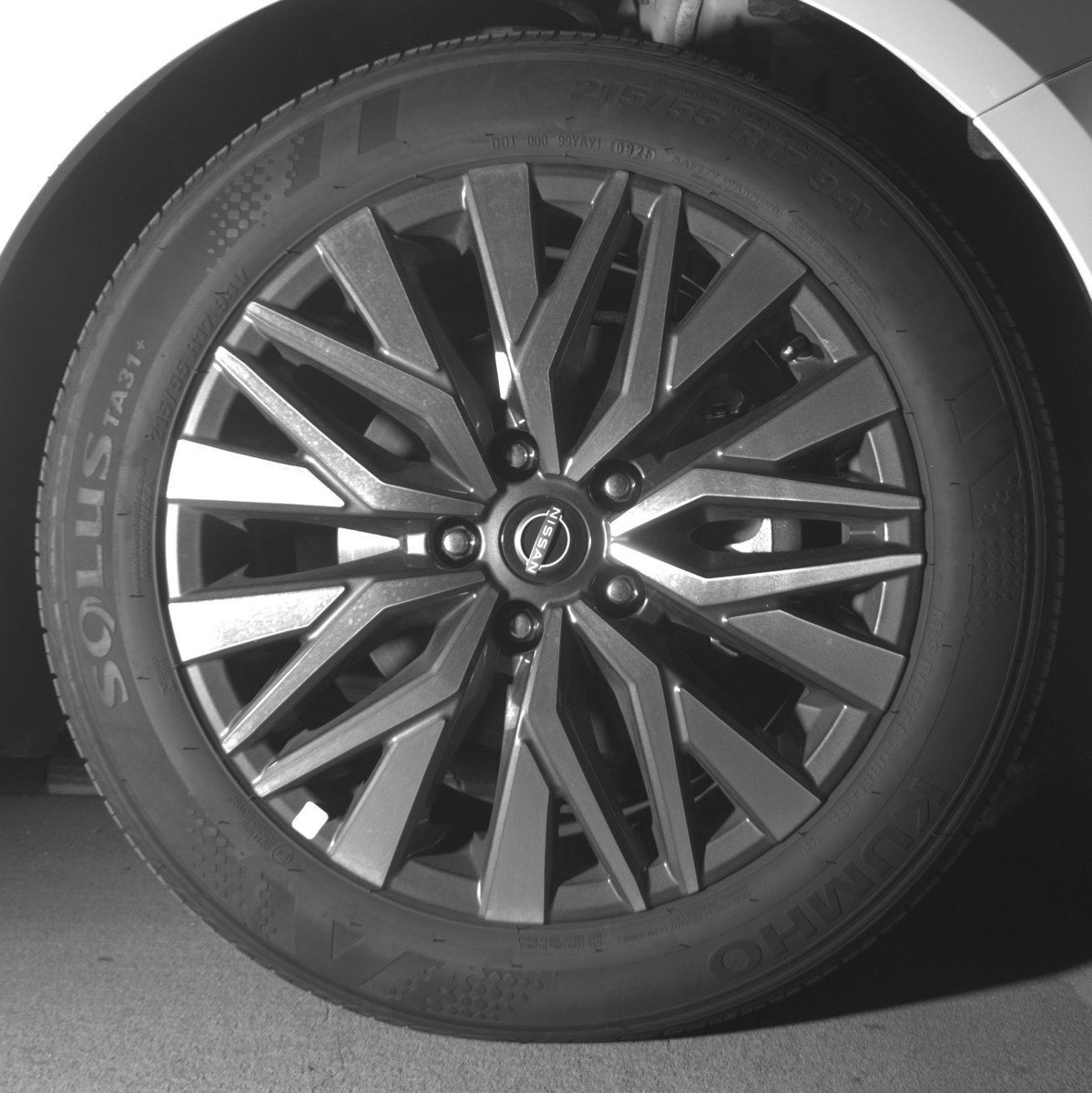 Used 2025 Nissan Altima 2.5 SV FWD image 13