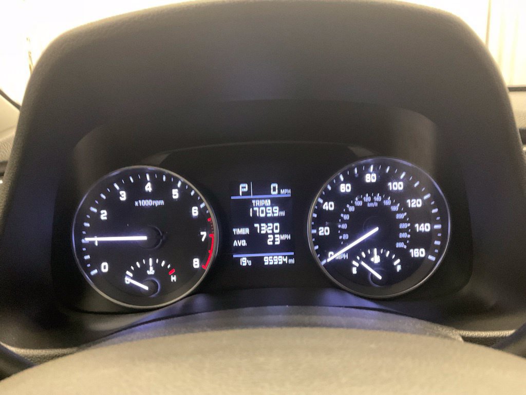 Used 2017 Hyundai Elantra SE FWD image 2