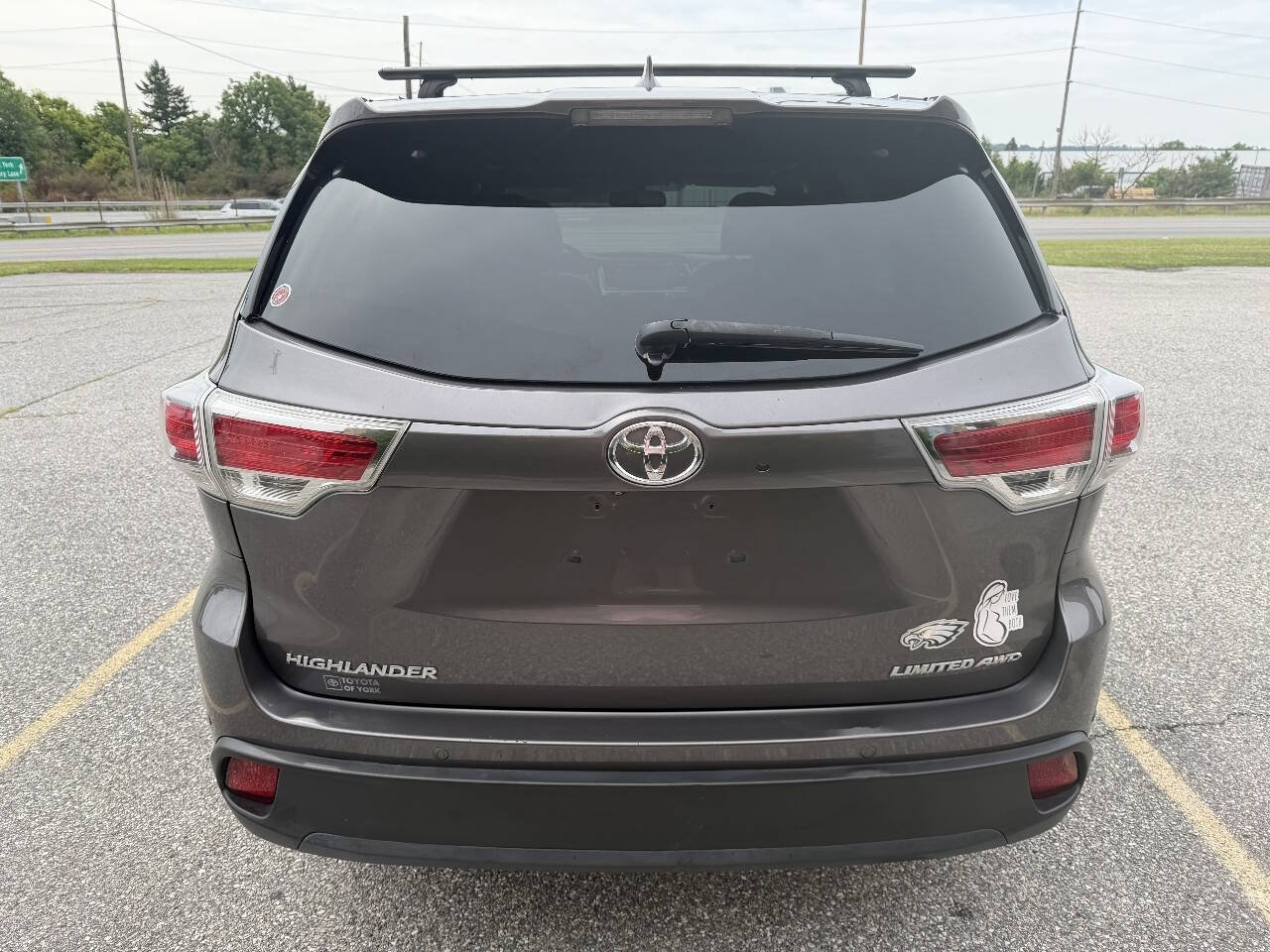 Used 2015 Toyota Highlander Limited AWD/4WD image 8