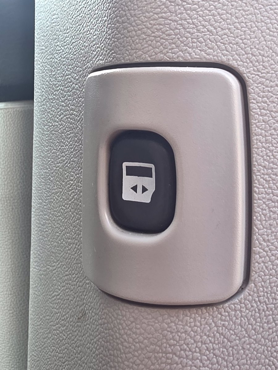 Used 2010 Dodge Grand Caravan SXT FWD image 19