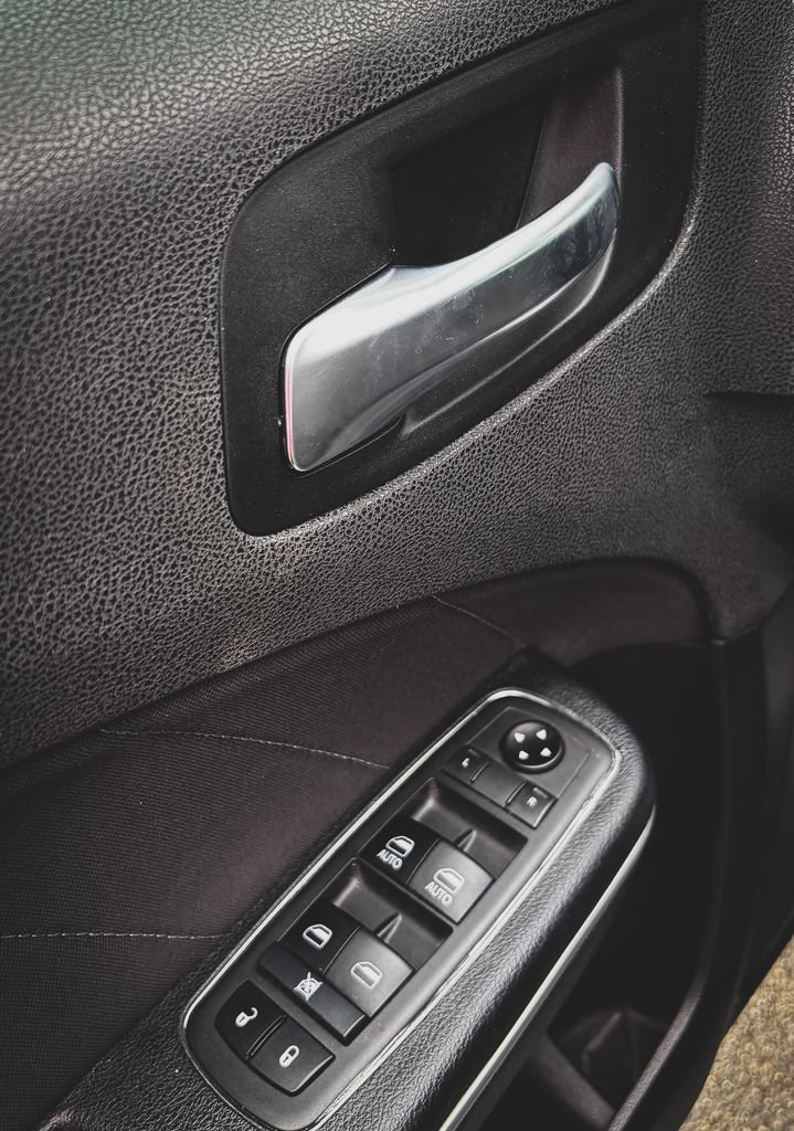 Used 2019 Dodge Charger SXT AWD/4WD image 6