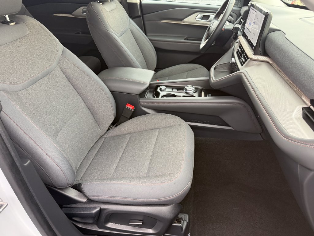 Certified 2025 Ford Explorer Active AWD/4WD image 17