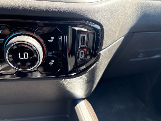 Used 2025 Chevrolet Silverado 1500 LT Trail Boss w/ Dark Appearance Package AWD/4WD image 33