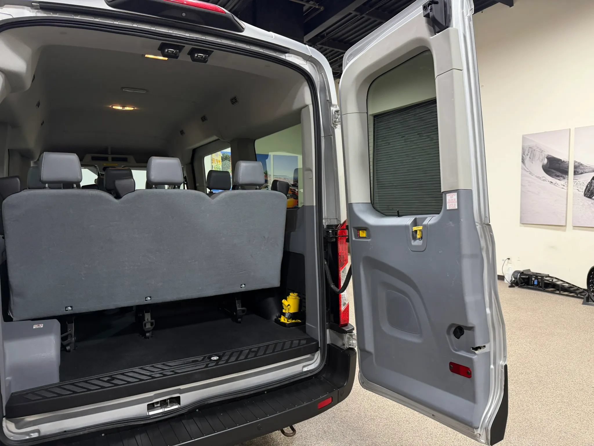 Used 2019 Ford Transit 150 XL RWD image 24