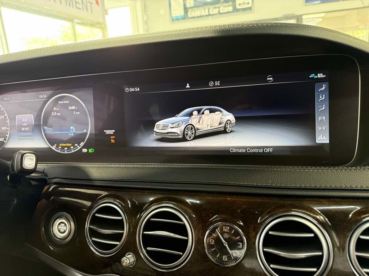 Used 2019 Mercedes-Benz S 450 4MATIC Sedan w/ Premium Package image 19