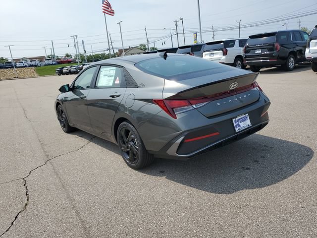 New 2026 Hyundai Elantra SEL Sport FWD image 3