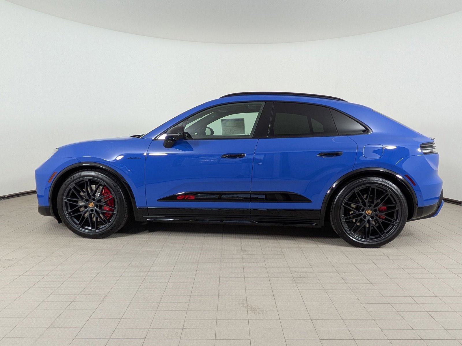 New 2026 Porsche Macan GTS Electric AWD/4WD image 2