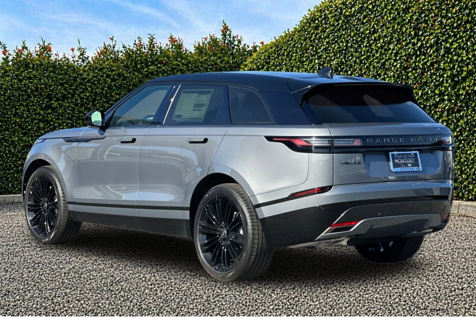 New 2024 Land Rover Range Rover Velar Dynamic HSE AWD/4WD image 4