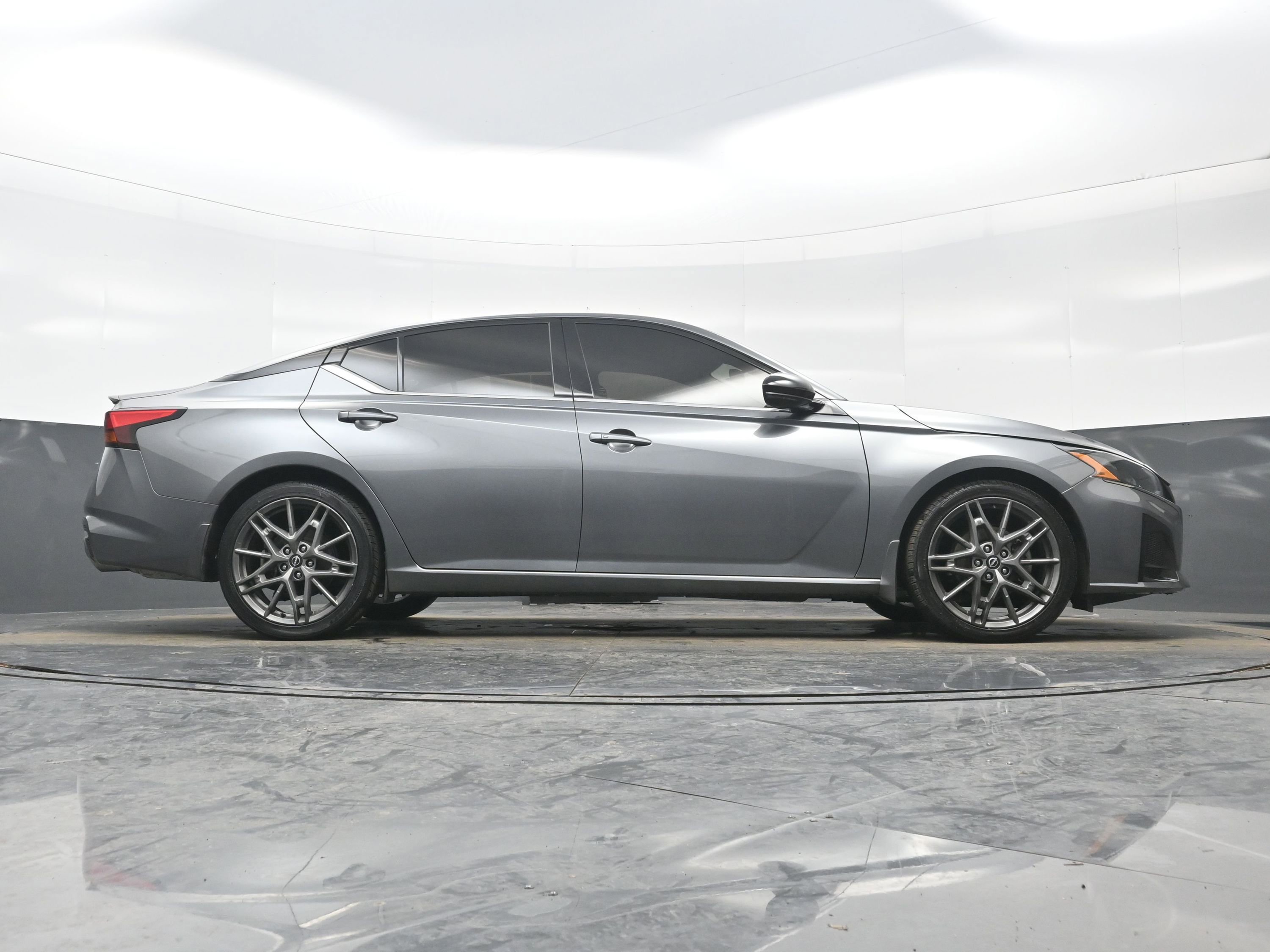 Used 2023 Nissan Altima 2.0 SR image 31