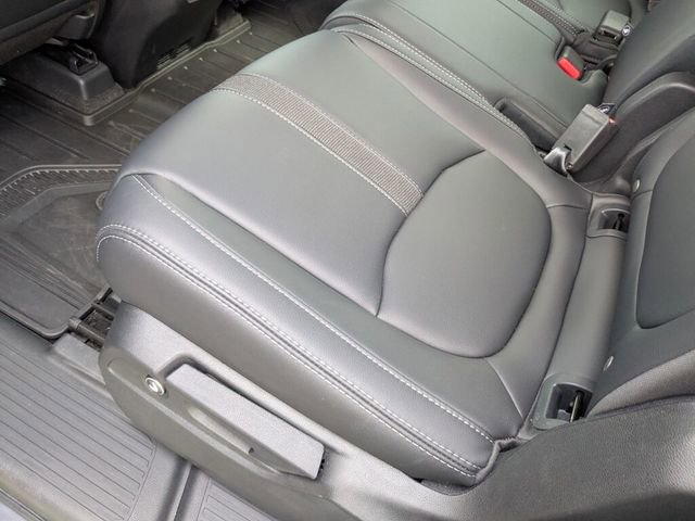 Certified 2025 Honda Pilot Touring image 37