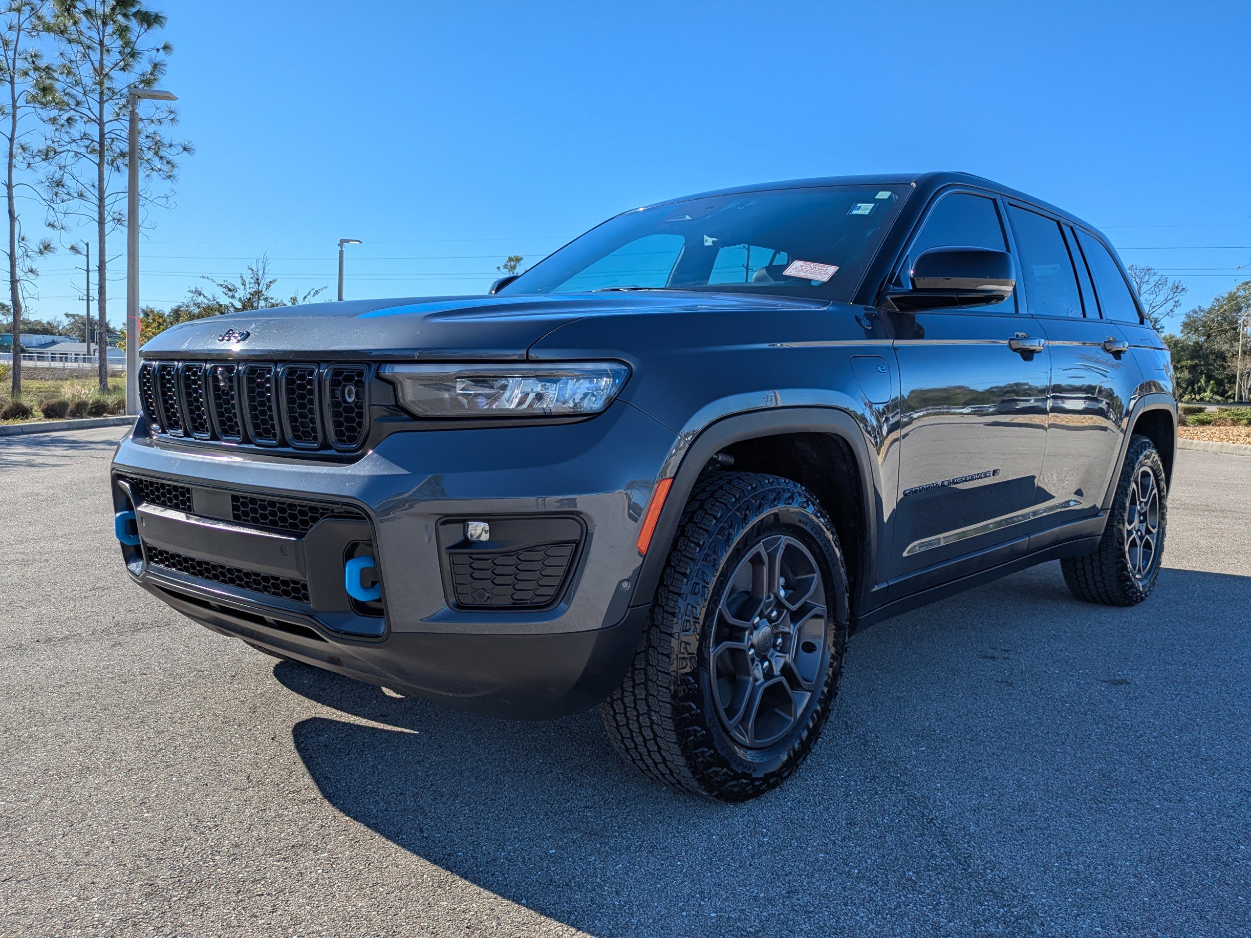 Used 2024 Jeep Grand Cherokee Trailhawk w/ Advanced Protech Group II image 9