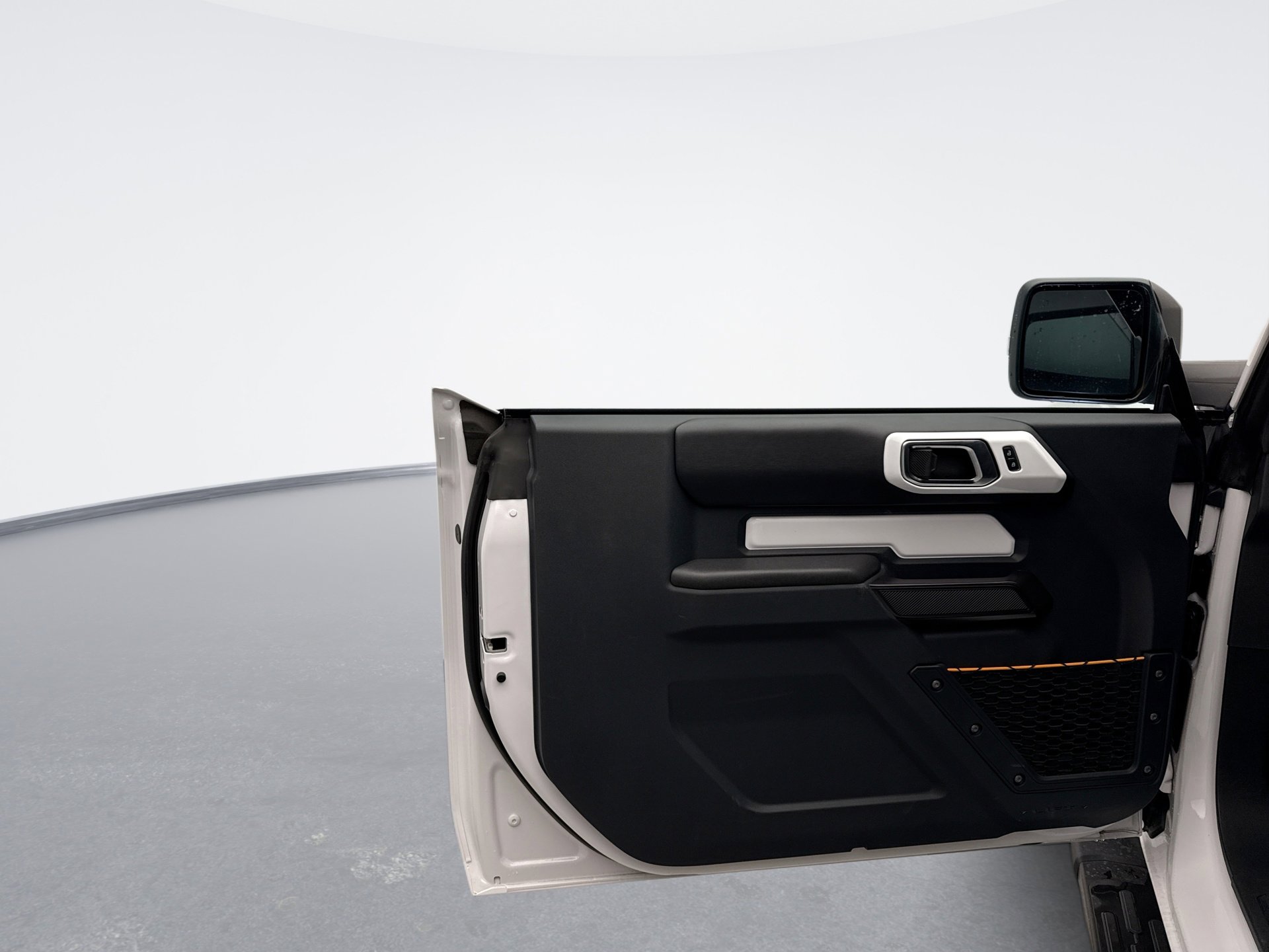 Used 2024 Ford Bronco Badlands image 9