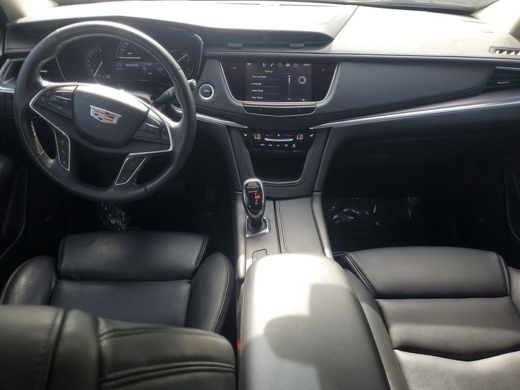 Used 2017 Cadillac XT5 Luxury w/ Driver Awareness Package image 15