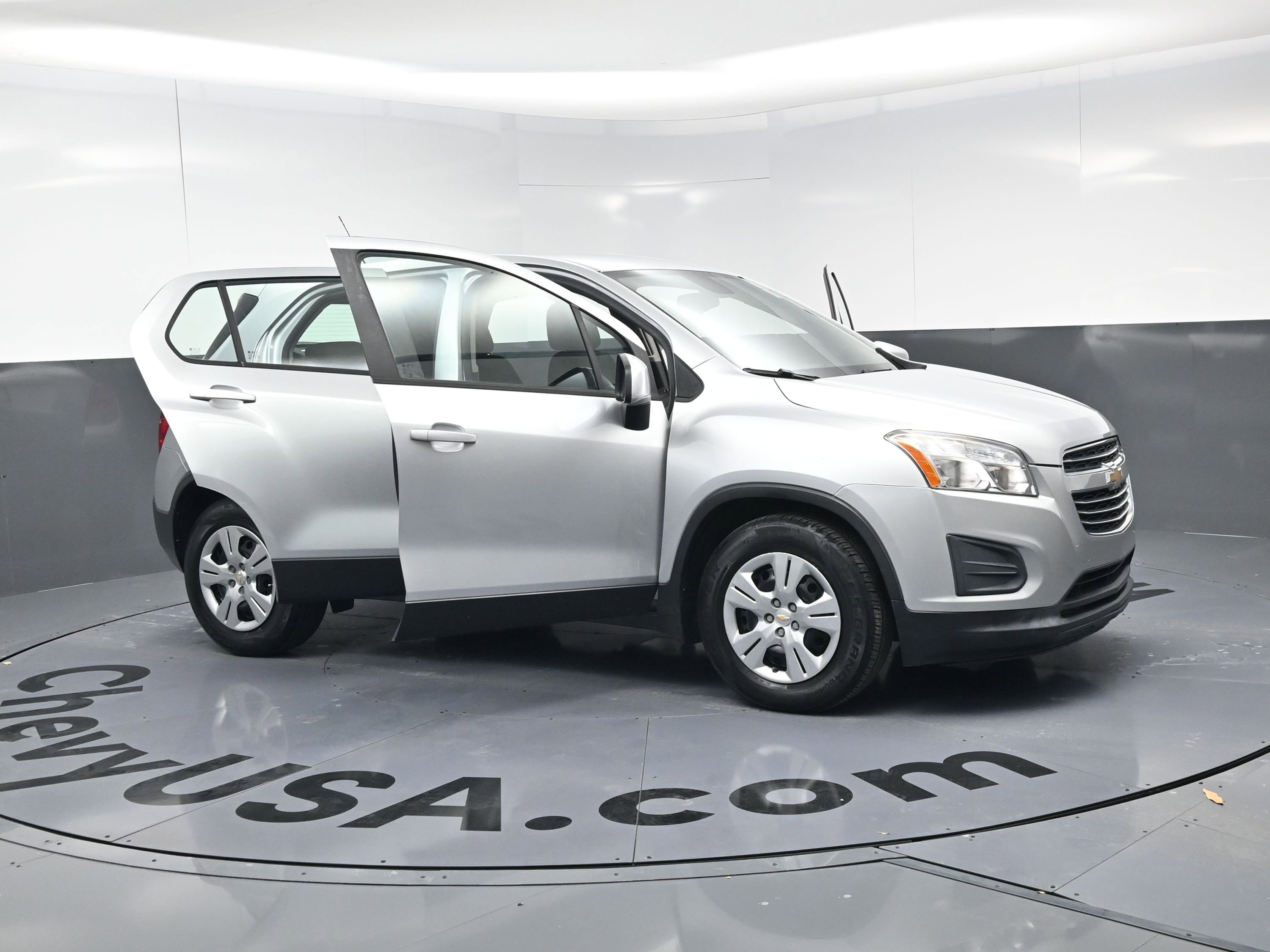 Used 2016 Chevrolet Trax LS image 23