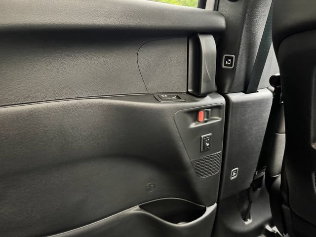 New 2027 Chrysler Pacifica Limited FWD image 32