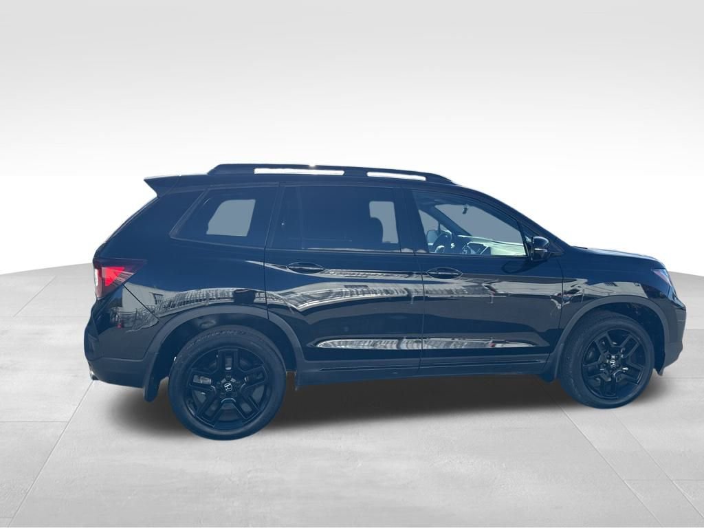 Used 2025 Honda Passport Black Edition image 9