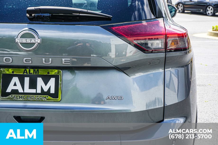 Used 2024 Nissan Rogue S AWD/4WD image 12