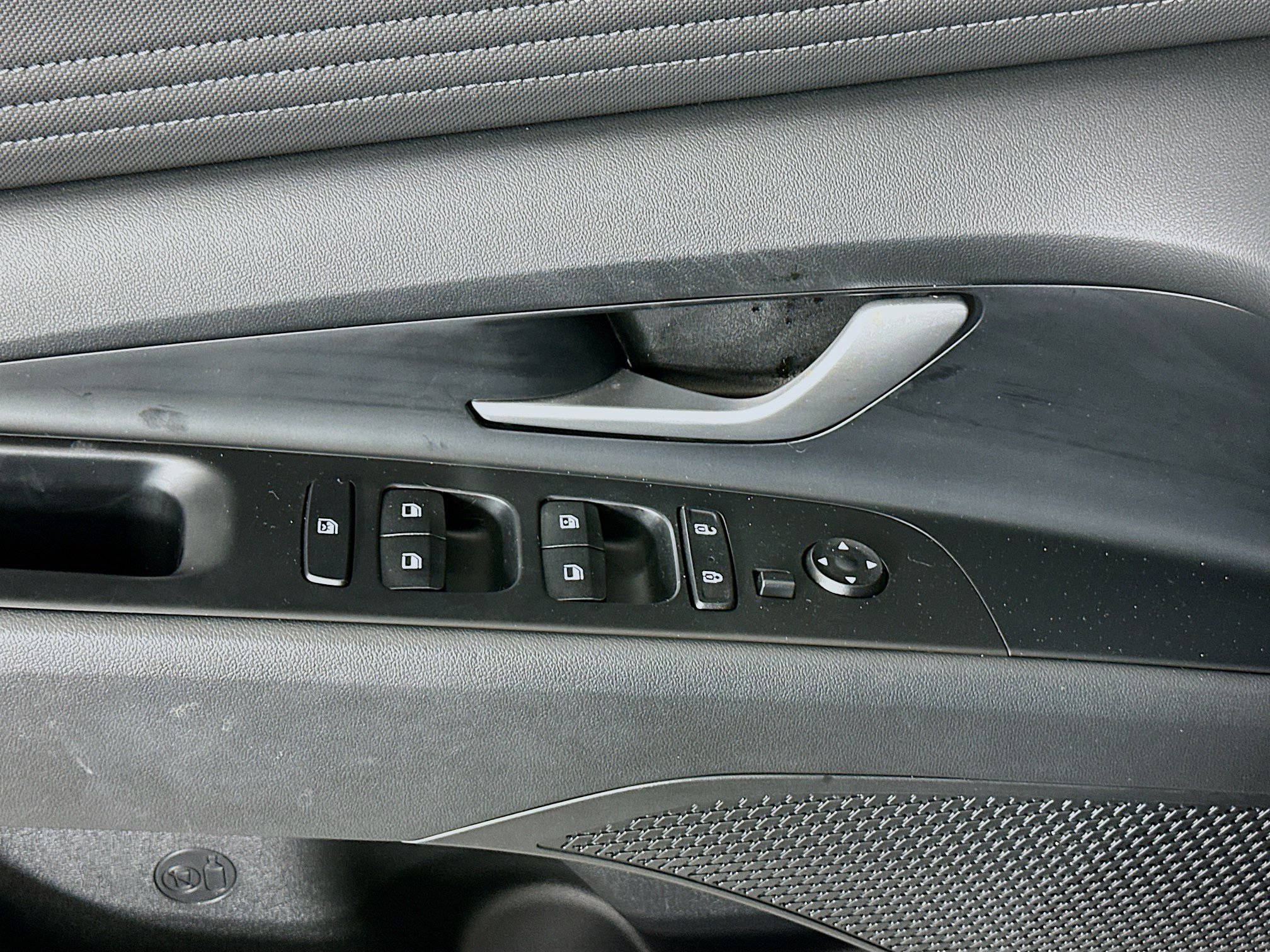 Used 2023 Hyundai Elantra Limited w/ Cargo Package image 15