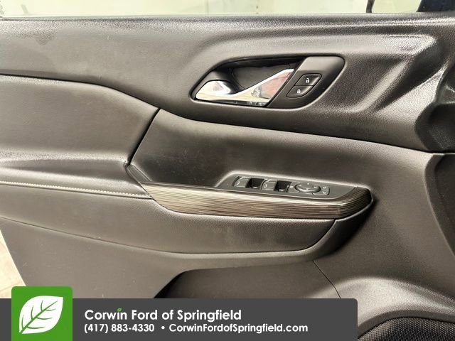 Used 2017 GMC Acadia SLT image 34