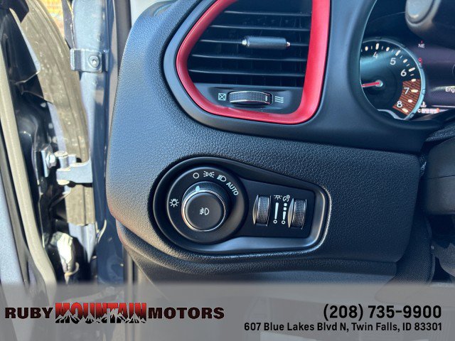 Used 2020 Jeep Renegade Trailhawk AWD/4WD image 13