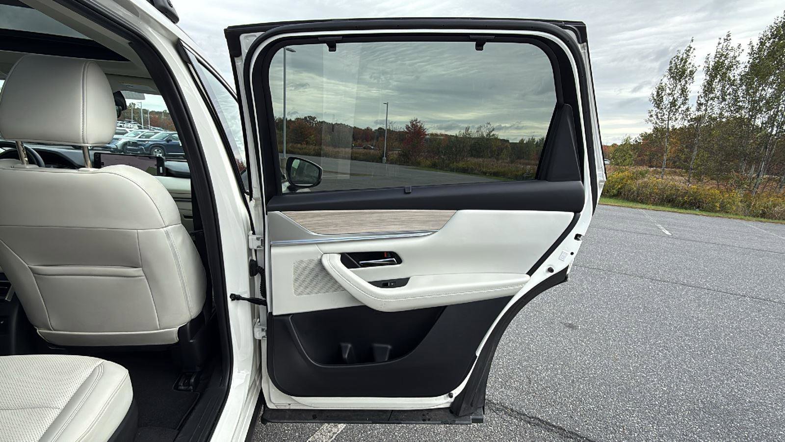 Certified 2024 MAZDA CX-90 3.3 Turbo w/ Premium Plus Pkg image 20