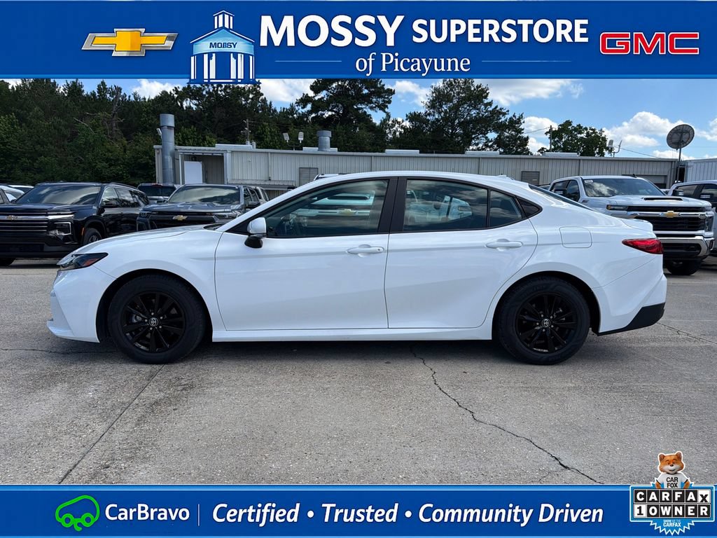 Used 2025 Toyota Camry LE FWD video 3