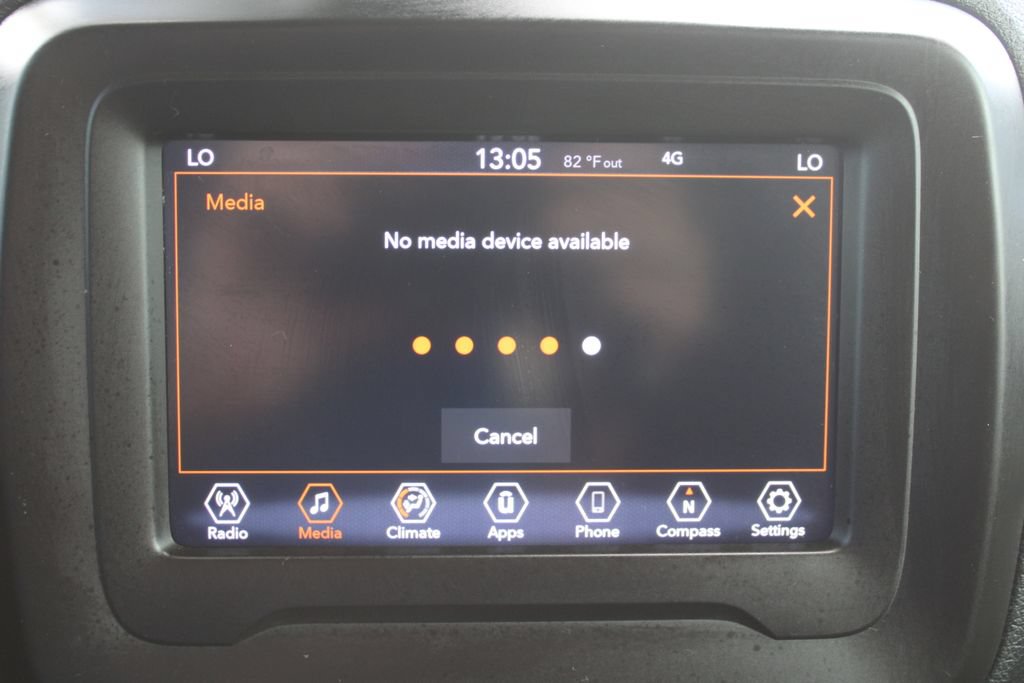 Used 2021 Jeep Renegade Latitude FWD image 39