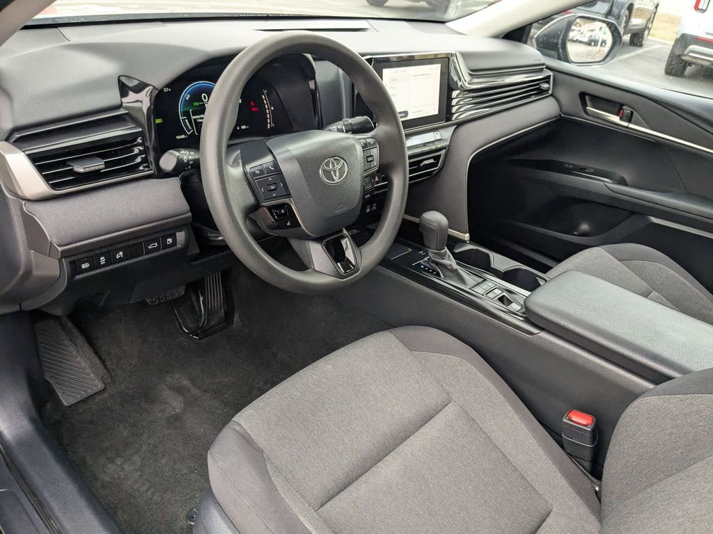 Used 2025 Toyota Camry LE image 13