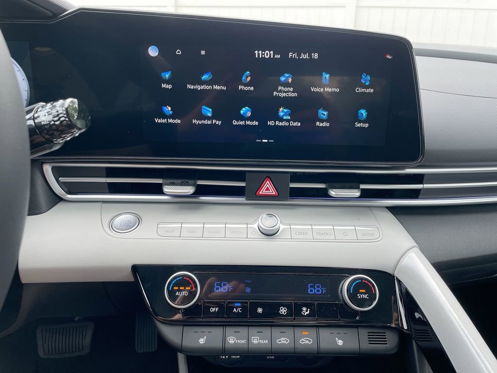 New 2025 Hyundai Elantra Limited image 46