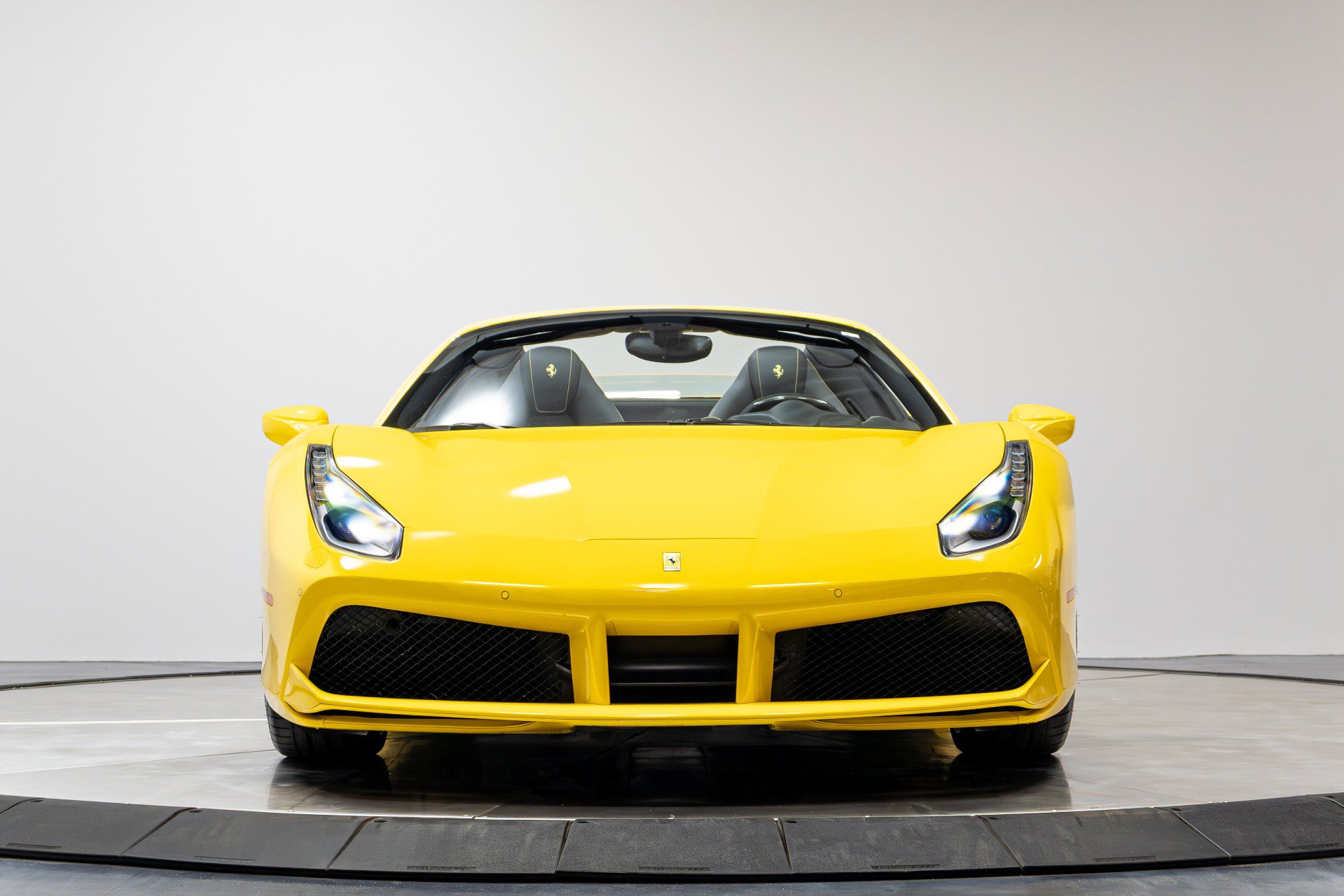 Used 2017 Ferrari 488 Spider image 41