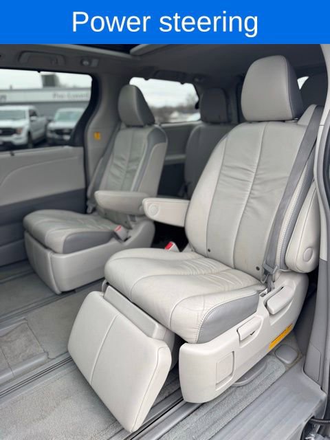 Used 2011 Toyota Sienna Limited w/ Premium Pkg image 28