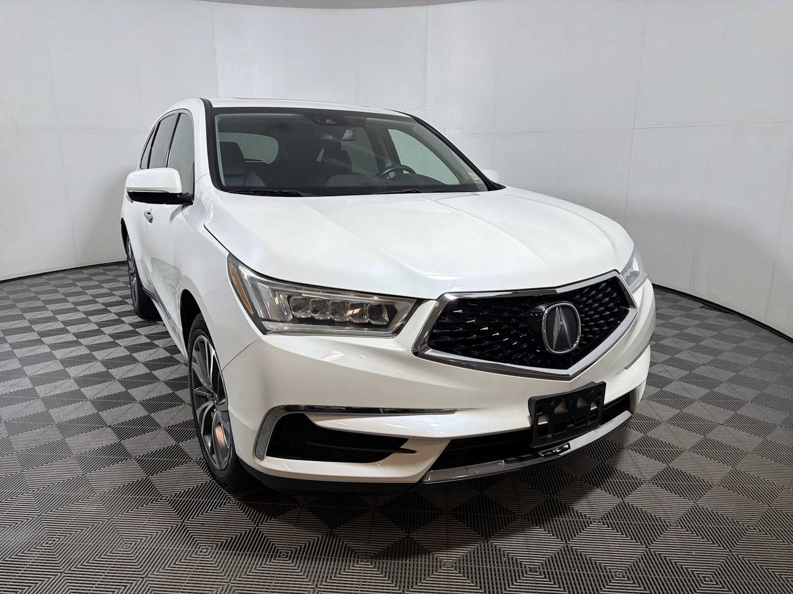 Used 2019 Acura MDX w/ Technology Package AWD/4WD image 2